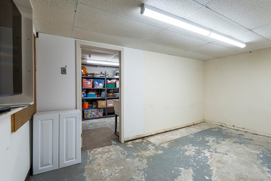 More Photos Of 395 Sabattus St, Lewiston General Retail For Sale