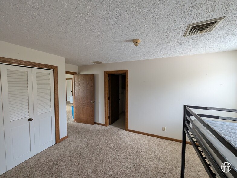 More Photos Of 8701 Founders Rd, Indianapolis Office For Sale