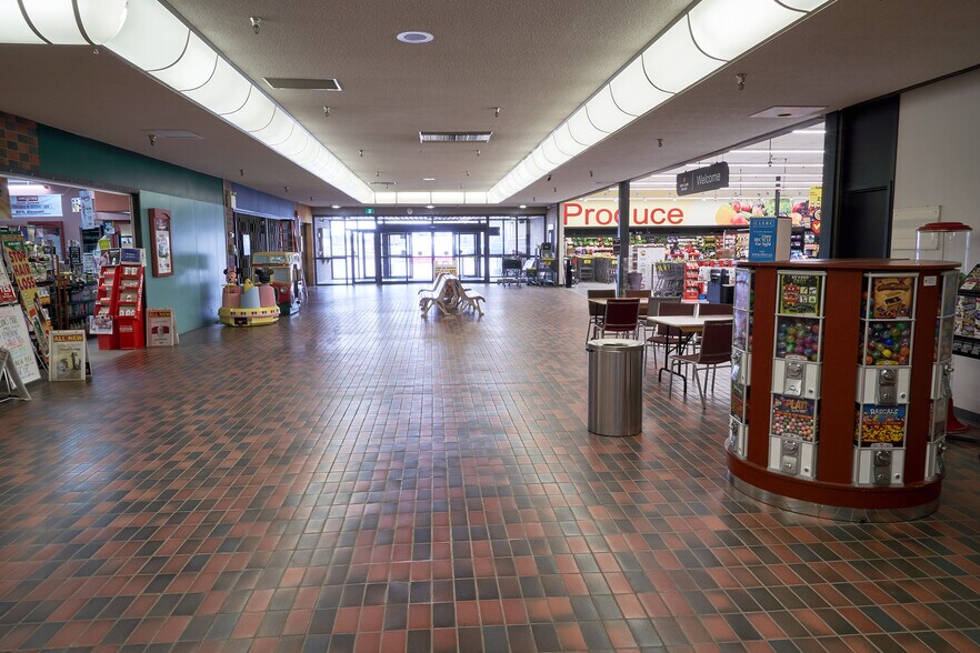 More Photos Of 608 12th Ave E, Kindersley Freestanding For Lease