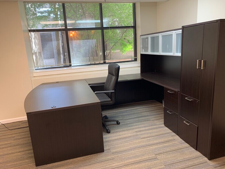 More Photos Of 18 S Pack Sq, Asheville Office For Lease
