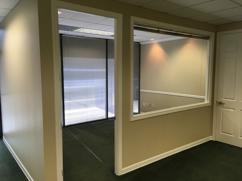 More Photos Of 830 S Mason Rd, Katy Medical For Sale