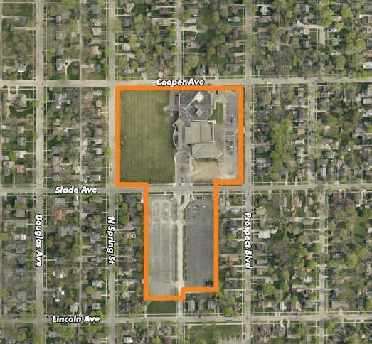 More Photos Of 901-934 Center St, Elgin Hospital For Sale