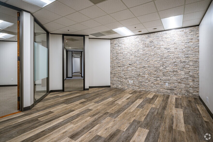 More Photos Of 1225 N Loop Fwy W, Houston Office For Lease