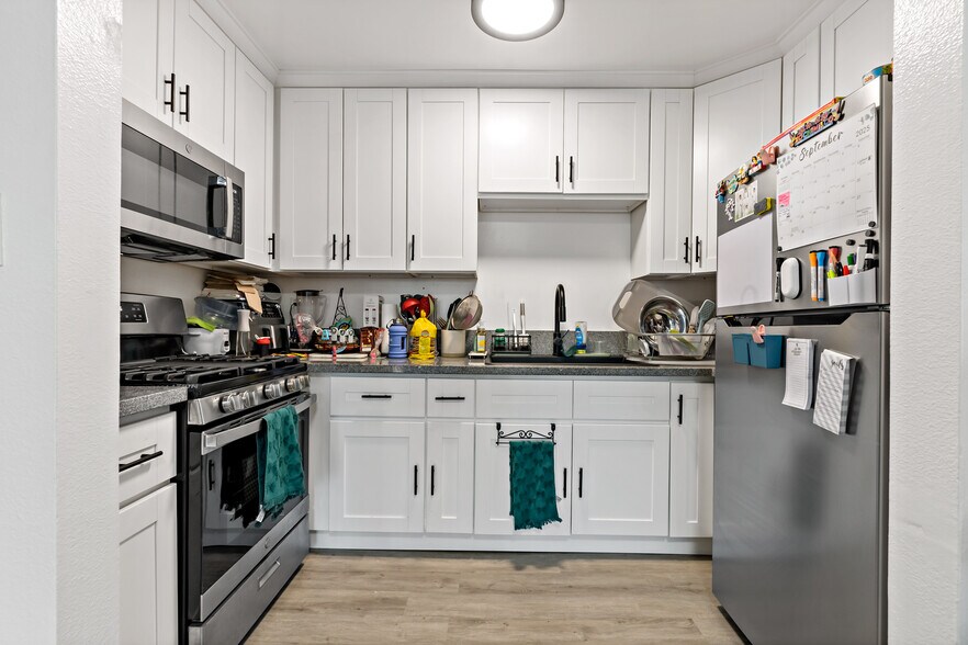 More Photos Of 1715 Westmoreland Blvd, Los Angeles Apartments For Sale