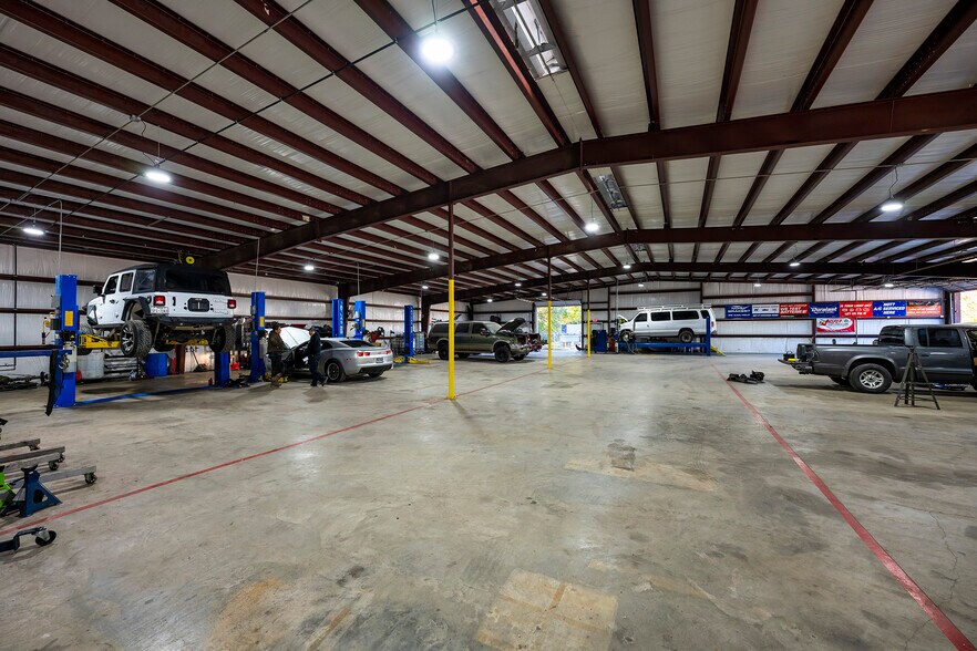 More Photos Of 21820 E Wallis Dr, Porter Warehouse For Lease