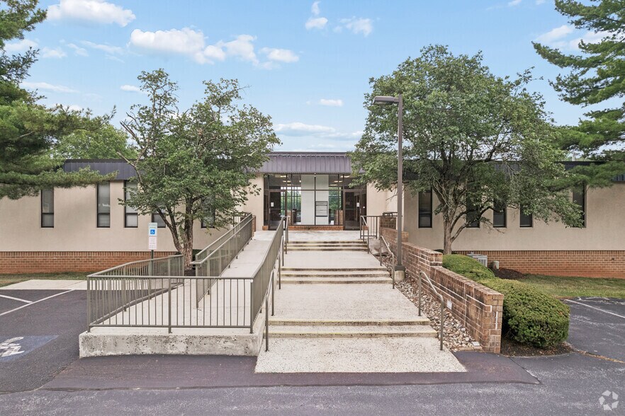 More Photos Of 1569 Medical Dr, Pottstown Office For Lease