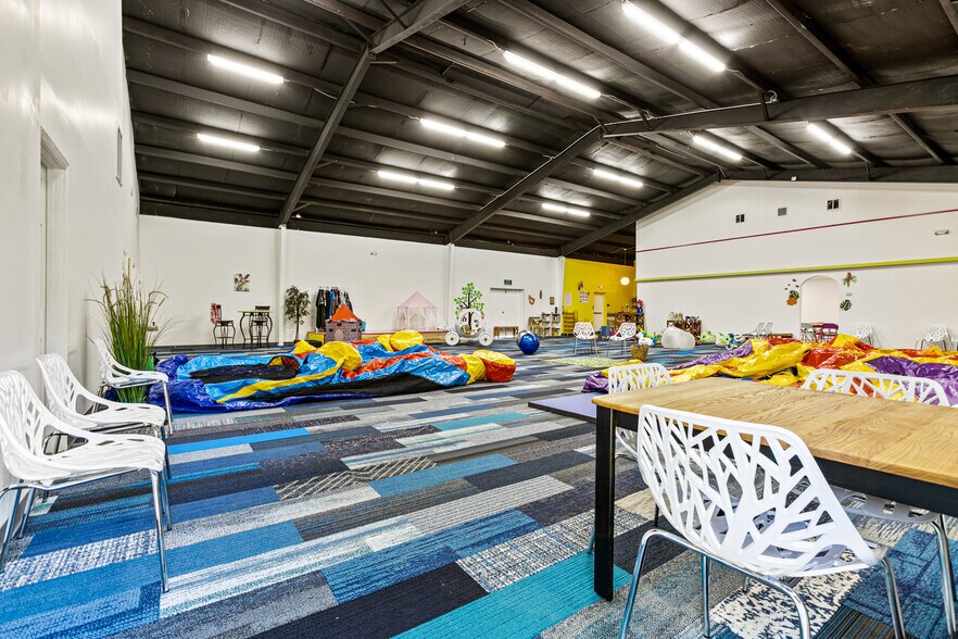 More Photos Of 130 N Volusia St, Saint Augustine Industrial For Sale