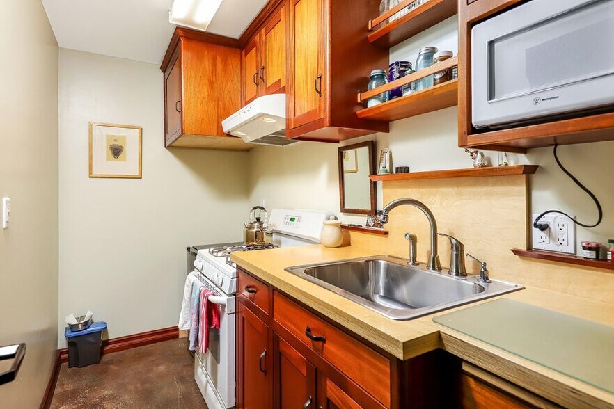 More Photos Of 3212 Mt Pinos Way, Frazier Park Light Manufacturing For Sale