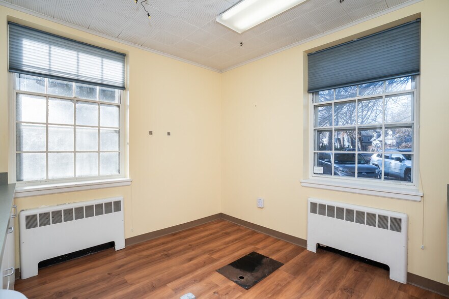 More Photos Of 264 Elm St, Northampton Office For Lease