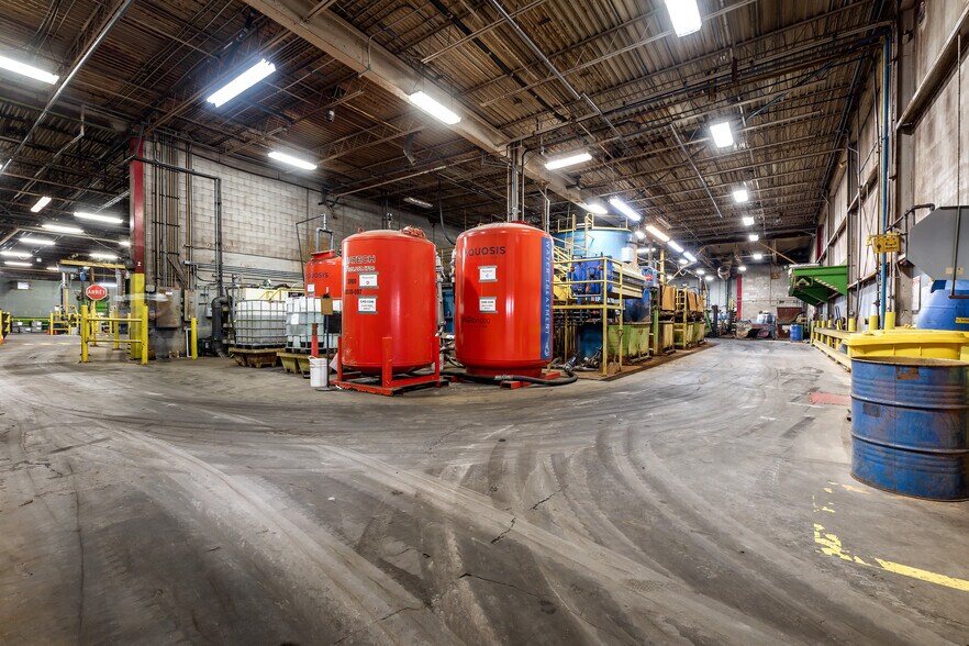 More Photos Of 2620 Rue Bernard-Pilon, St-Mathieu-de-Beloeil Manufacturing For Sale