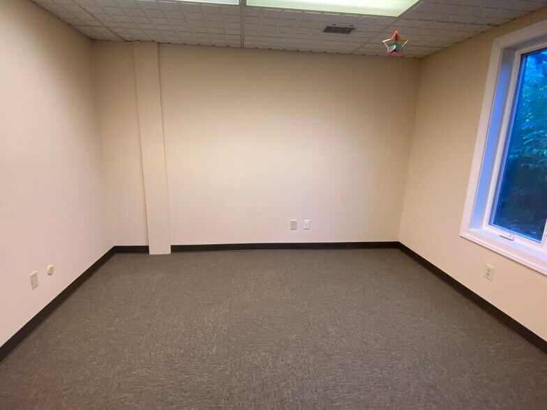 More Photos Of 882 S Matlack St, West Chester Office For Lease