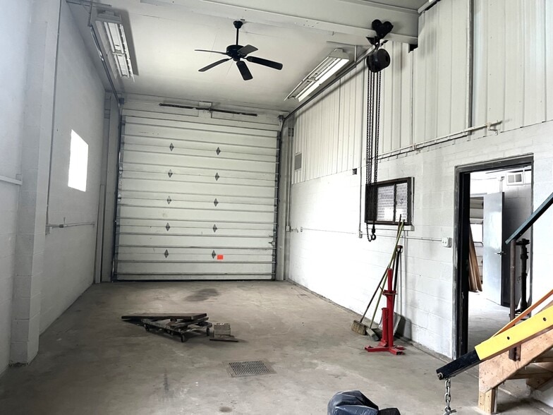 More Photos Of 1235 Evergreen Rd, Pittsburgh Auto Repair For Sale