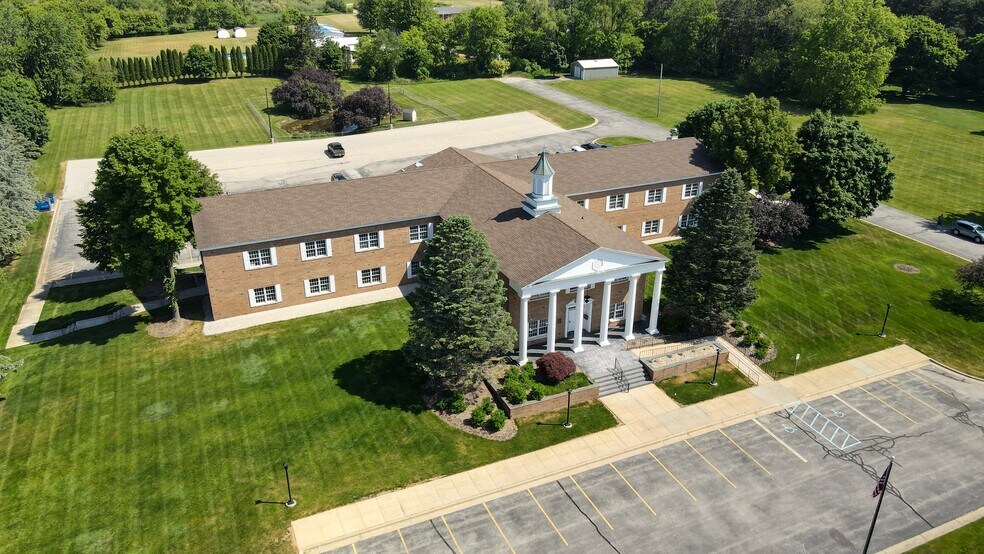 More Photos Of 933 E Main St, Fremont Office For Sale