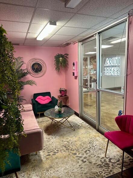 More Photos Of 5300 N Meridian Ave, Oklahoma City Medical For Lease