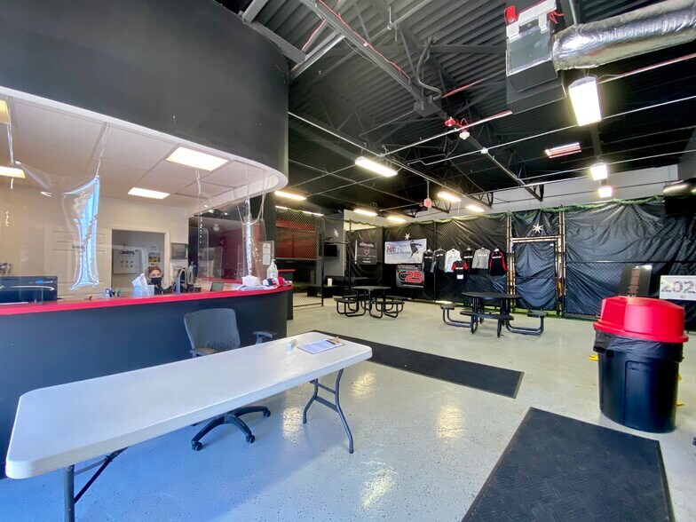 More Photos Of 6133 Jericho Tpke, Commack Storefront For Lease