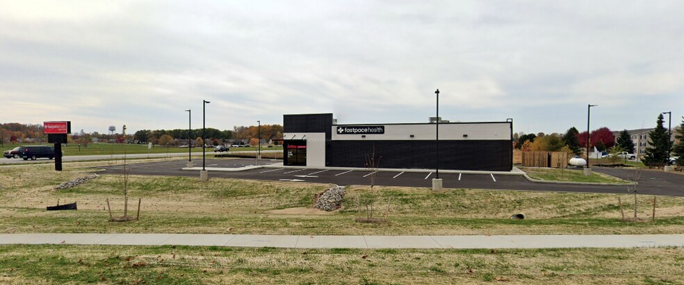 More Photos Of 1732 W North St, Kendallville Freestanding For Lease