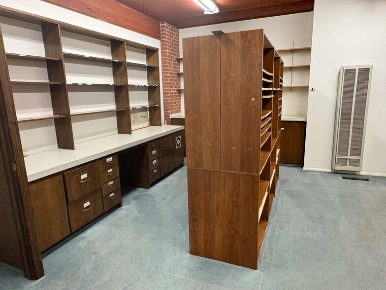 More Photos Of 1810 E Broadway Ave, Enid Flex For Sale