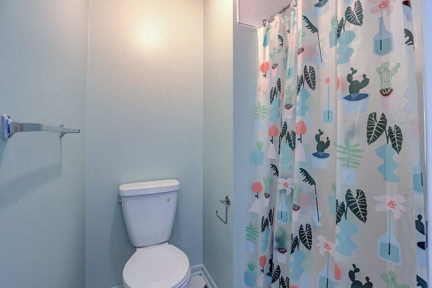 More Photos Of 100 W High St, Oxford Storefront Retail Residential For Sale