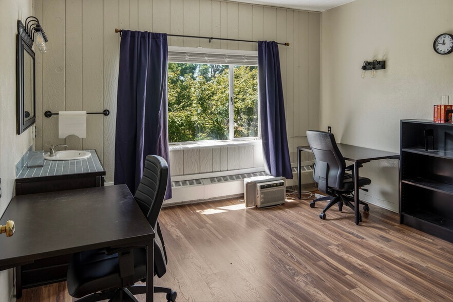 More Photos Of 10060 SW Walker Rd, Beaverton Religious Facility For Sale