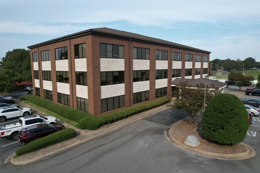 More Photos Of 2501 Crestwood Rd, North Little Rock Medical For Sale