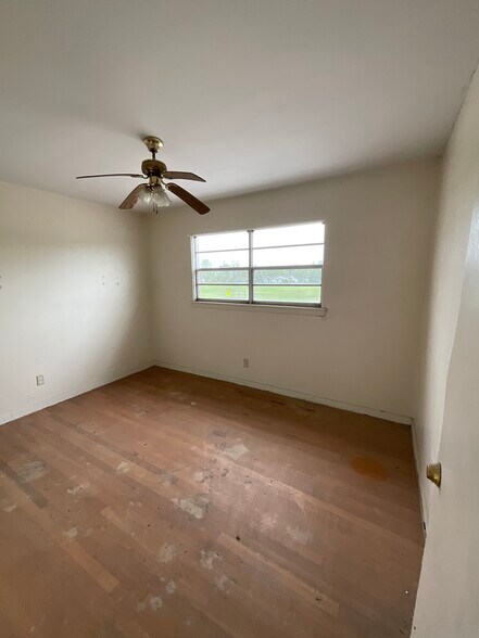 More Photos Of 3201 Texas Ave, La Marque Warehouse For Sale