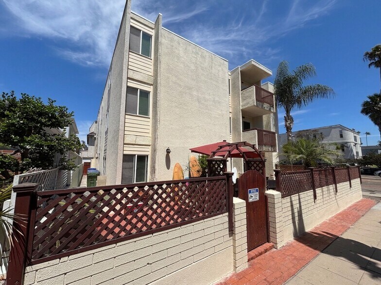 Primary Photo Of 2954-2958 Mission Blvd, San Diego Apartments For Sale