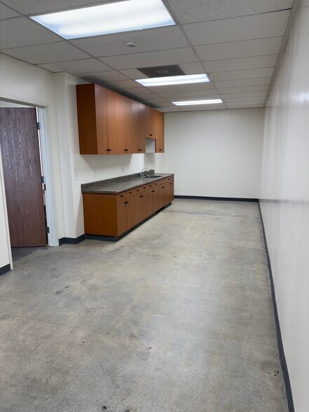 More Photos Of 1781 3rd St, Riverside Warehouse For Lease