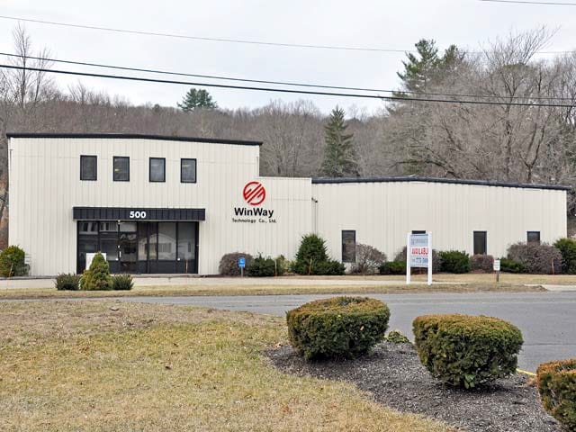More Photos Of 500 Federal Rd, Brookfield Manufacturing For Lease