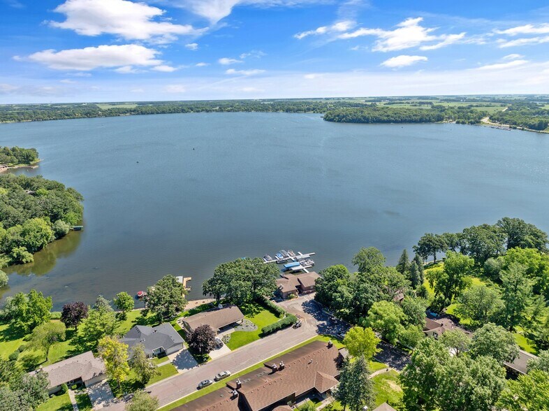 More Photos Of 406 9th St NE, Waseca Restaurant For Sale