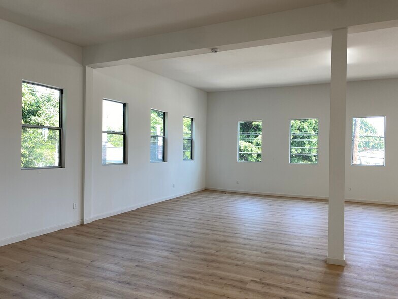 More Photos Of 6600 Lexington Ave, Los Angeles Loft Creative Space For Sale