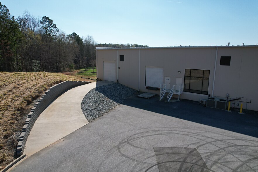 More Photos Of 140 Corporate Dr, Spartanburg Research And Development For Lease