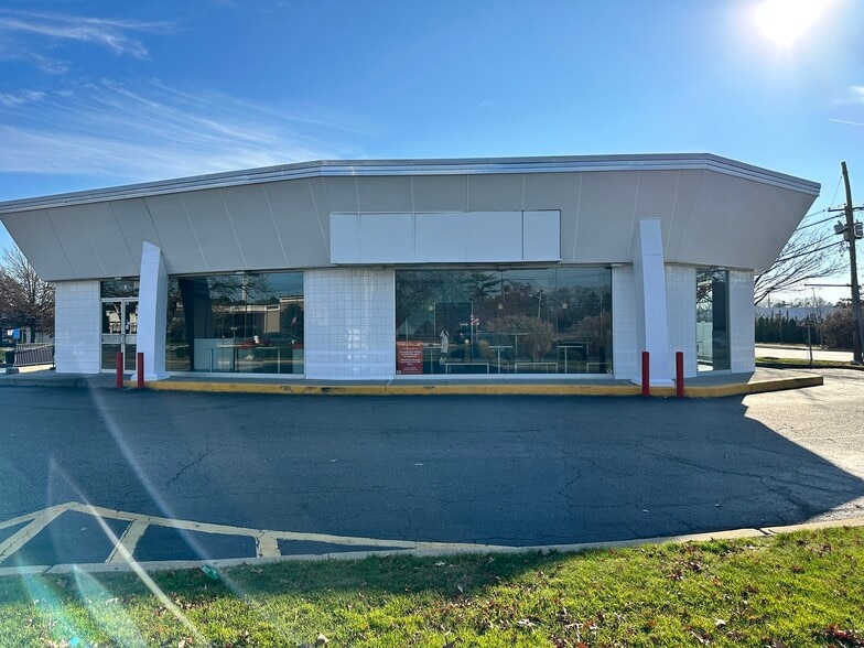 More Photos Of 3850 Veterans Memorial Hwy, Bohemia Fast Food For Lease