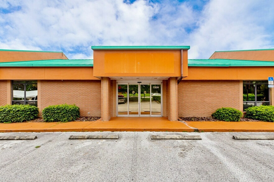 Primary Photo Of 7209 Green Slope Dr, Zephyrhills Medical For Lease
