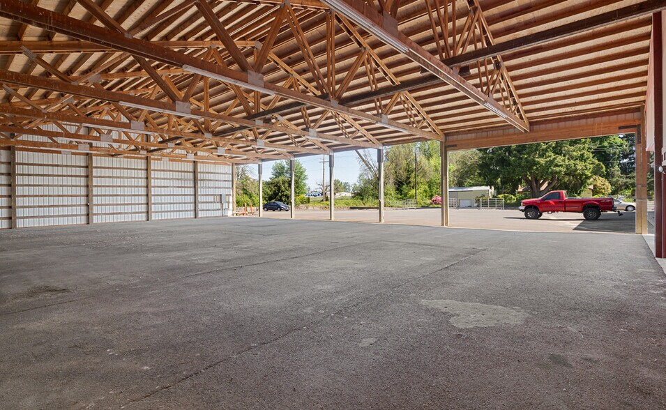 More Photos Of 34616 E Columbia Ave, Scappoose Manufacturing For Lease