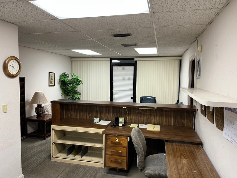 More Photos Of 2601 University Blvd W, Jacksonville Medical For Sale