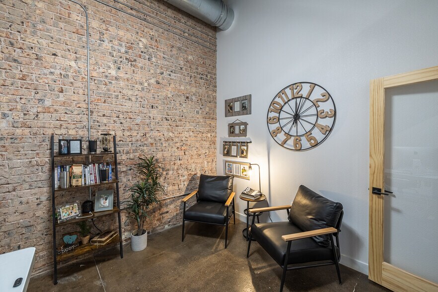 More Photos Of 615 Broadway St, Lubbock Office For Lease