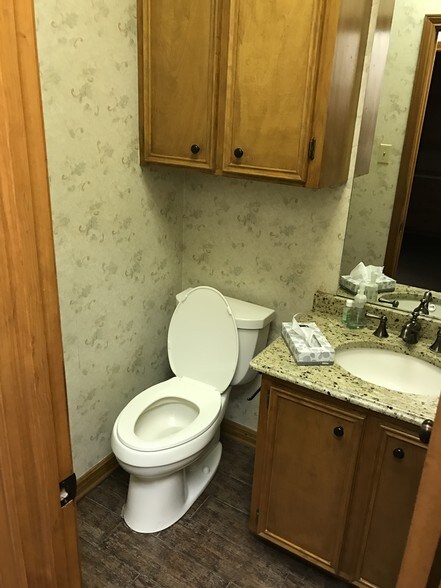 More Photos Of 3560 Delaware St, Beaumont Medical For Sale