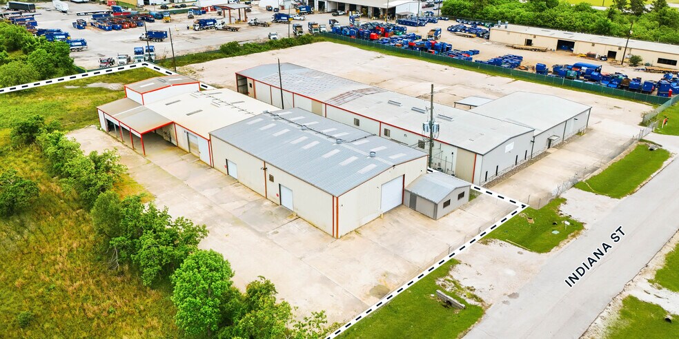 More Photos Of 1221 Indiana St, Humble Warehouse For Sale