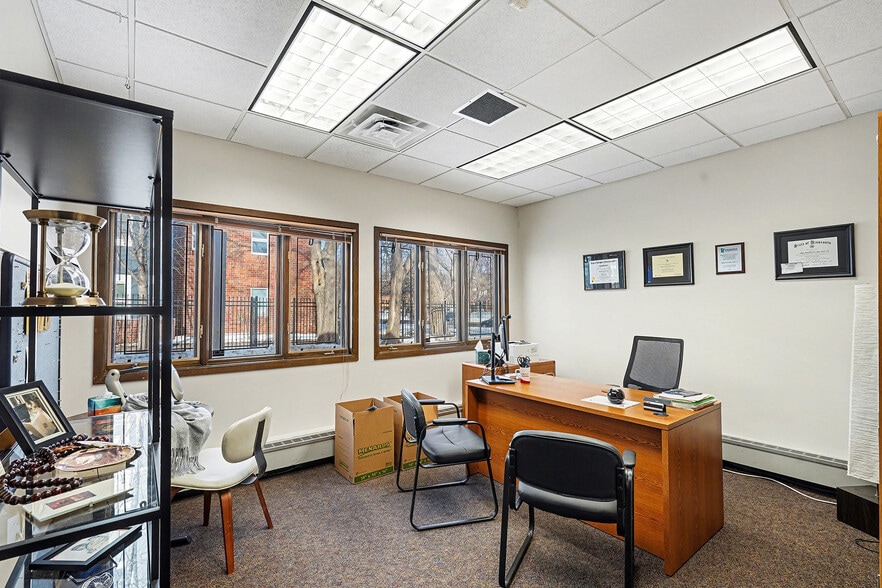 More Photos Of 2436 Park Ave, Minneapolis Office For Sale