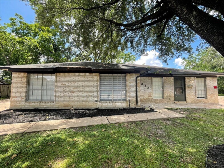 Primary Photo Of 7315 Housman, Houston Specialty For Sale