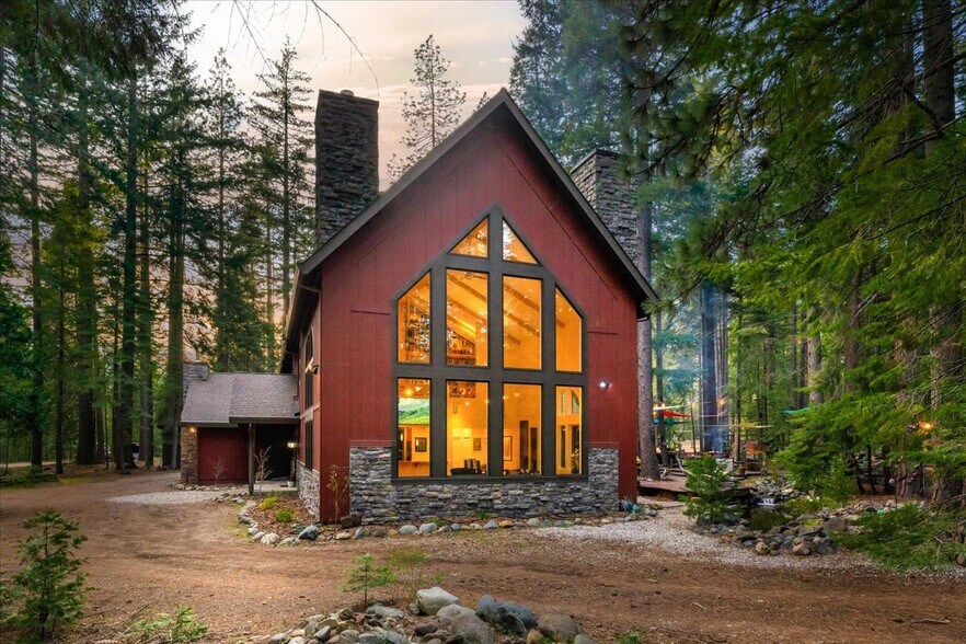 More Photos Of 4025 Summit Dr, Mount Shasta Land For Sale