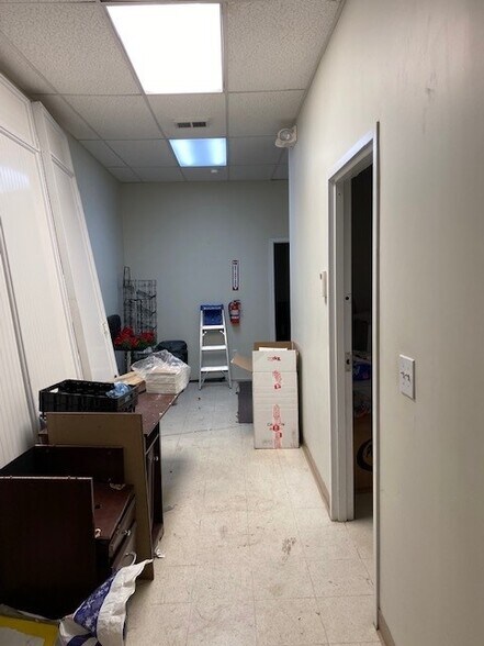 More Photos Of 190-192 Fairfield Ave, Bridgeport Storefront For Lease