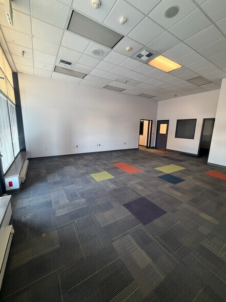 More Photos Of 3120 Denali St, Anchorage Freestanding For Lease