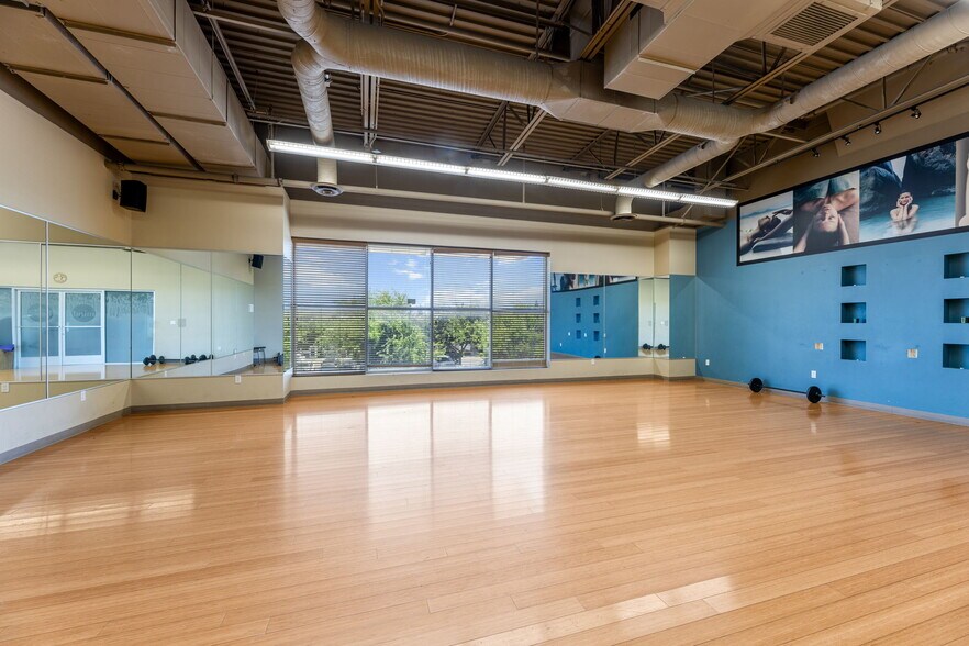 More Photos Of 1900 Del Paso Rd, Sacramento Health Club For Lease