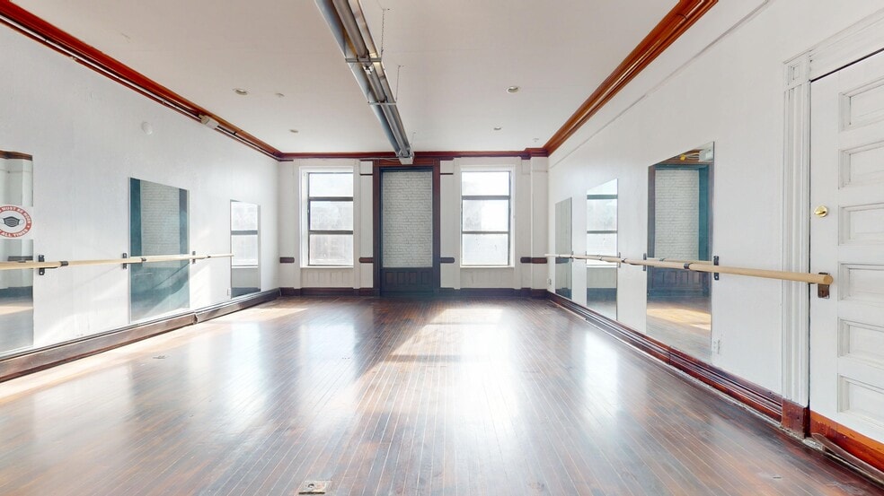 More Photos Of 42 W Main St, Riverhead Storefront Retail Office For Lease