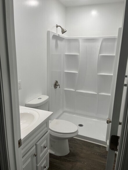 More Photos Of 38 Garrett St, Warrenton Office For Lease