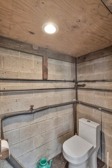 More Photos Of 548 Hill St, Mc Grann Flex For Sale