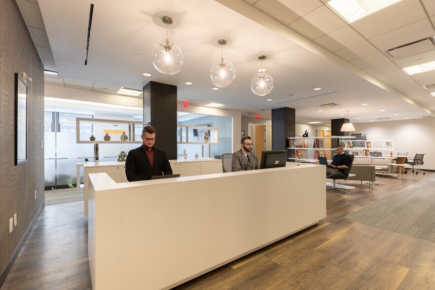 More Photos Of 100 Park Ave, New York Coworking Space