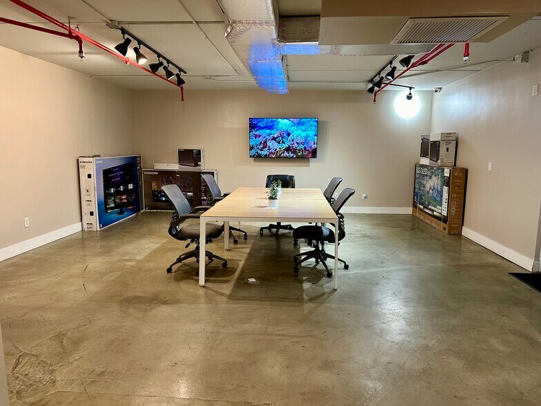 More Photos Of 2000-2010 NW 93rd Ave, Miami Warehouse For Lease