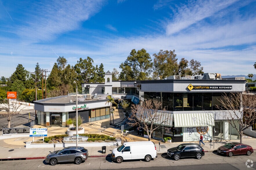 More Photos Of 12265 Ventura Blvd, Studio City Storefront For Lease